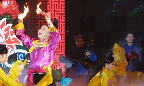 Vua hai dat Bac Xuan Hinh nang long voi chau van-Hinh-3